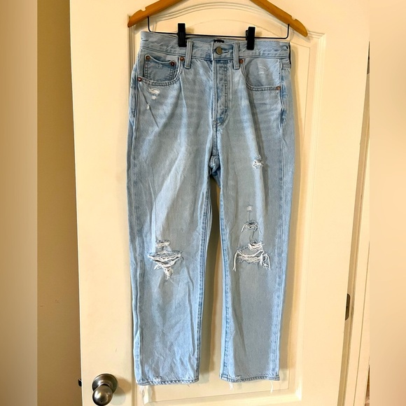 GAP Light Wash Distressed Cropped Jeans Women’s Size 2 - Picture 1 of 15